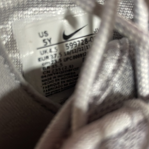 Nike Roshe One (GS) Wolf Gray White Running Youth Size 5Y - Picture 6 of 8